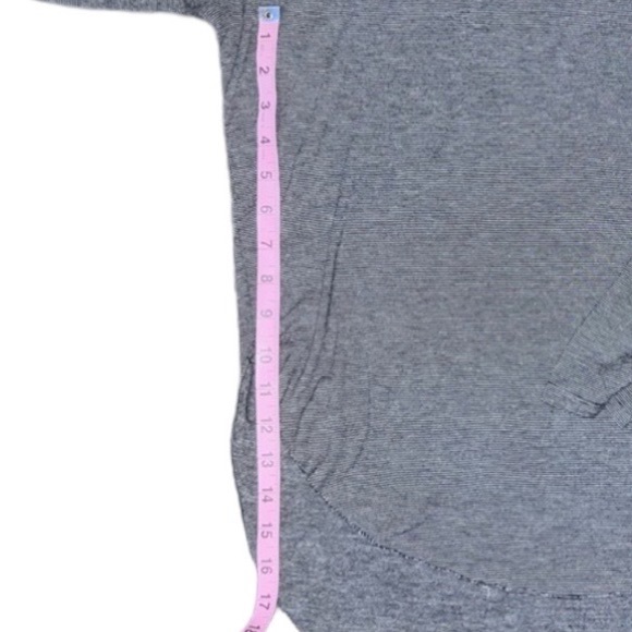 Halogen Long Sleeve Shirttail Hem Black with white stripes, looks grey. Medium - Picture 7 of 8